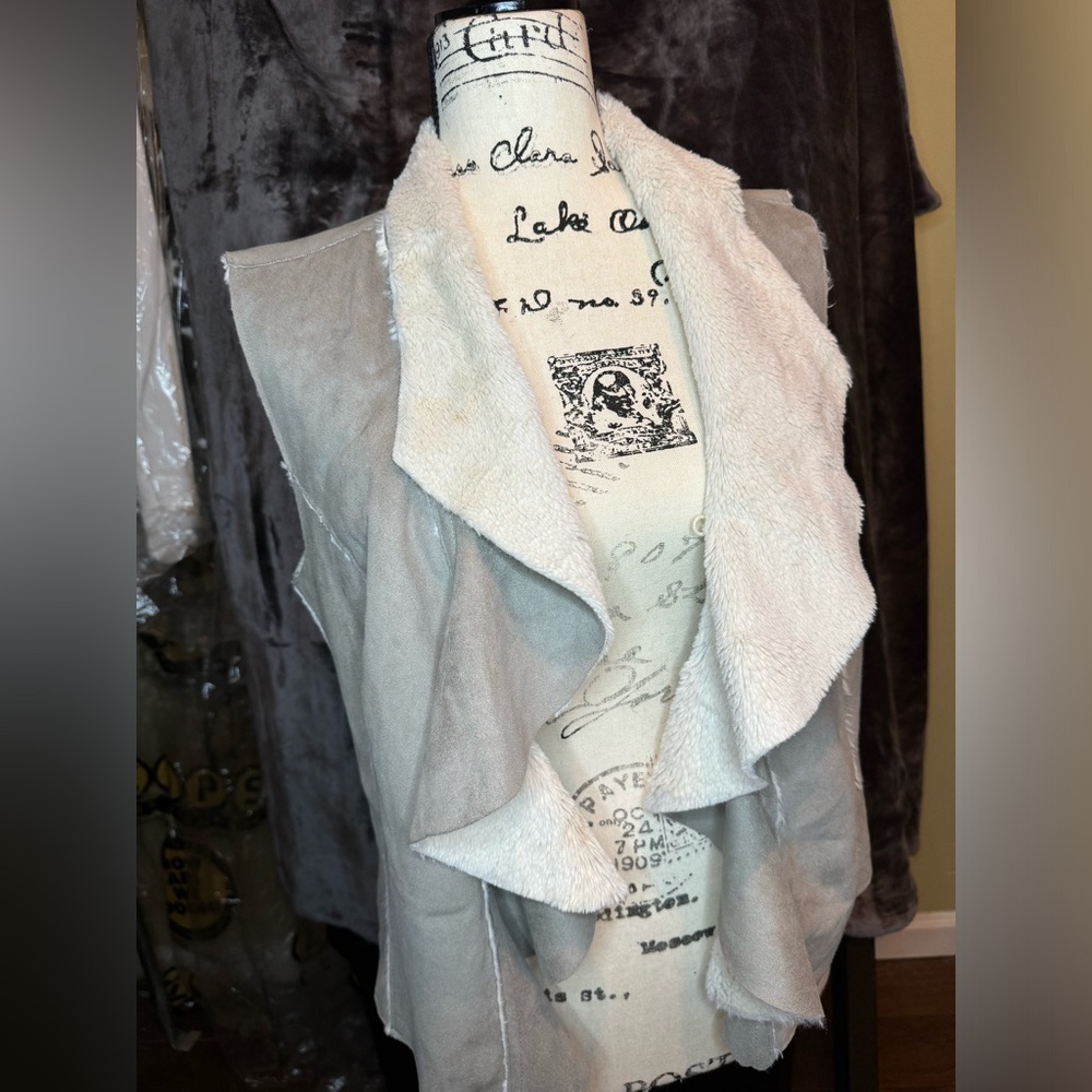 #JUSTIN Women’s Winter Vest Size Medium Grey/White